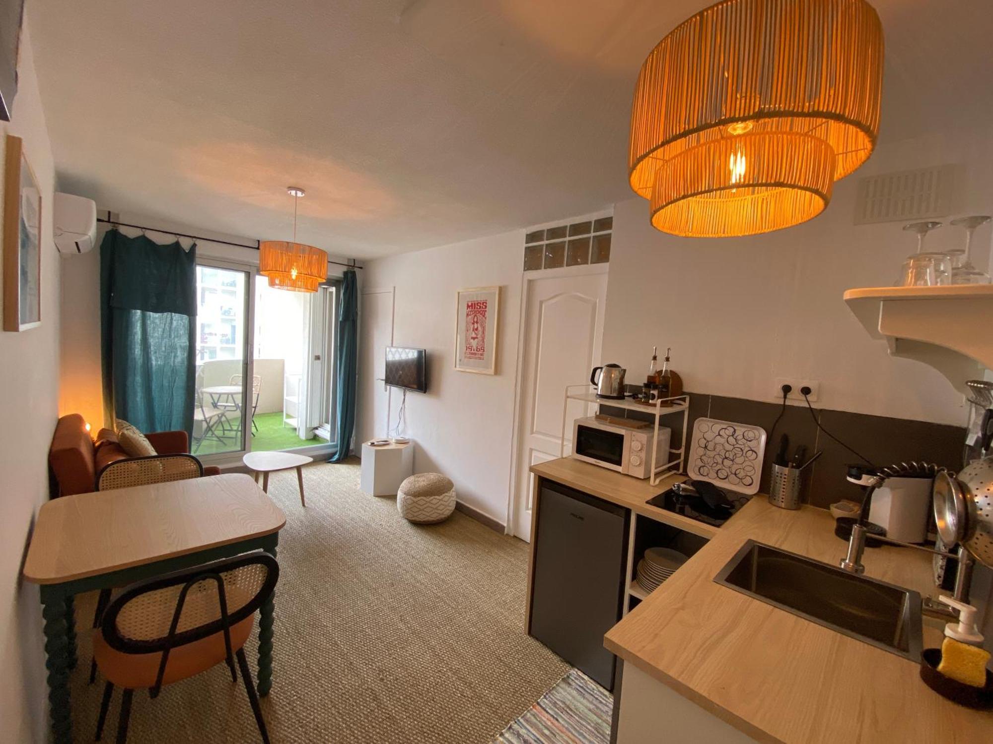 Superbe T2 Cote Gare Parking Clim Wifi Terrasse ! Apartment Sete Bagian luar foto
